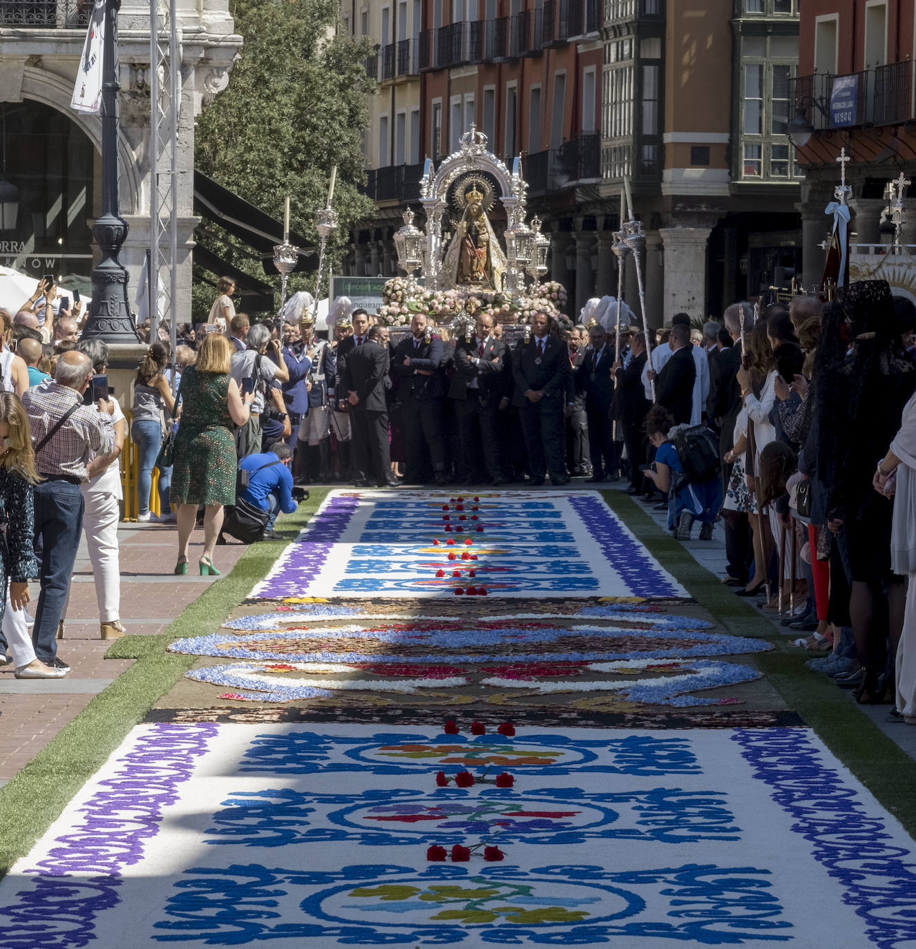 Fotos: Misa y procesión en honor a la Virgen de San Lorenzo