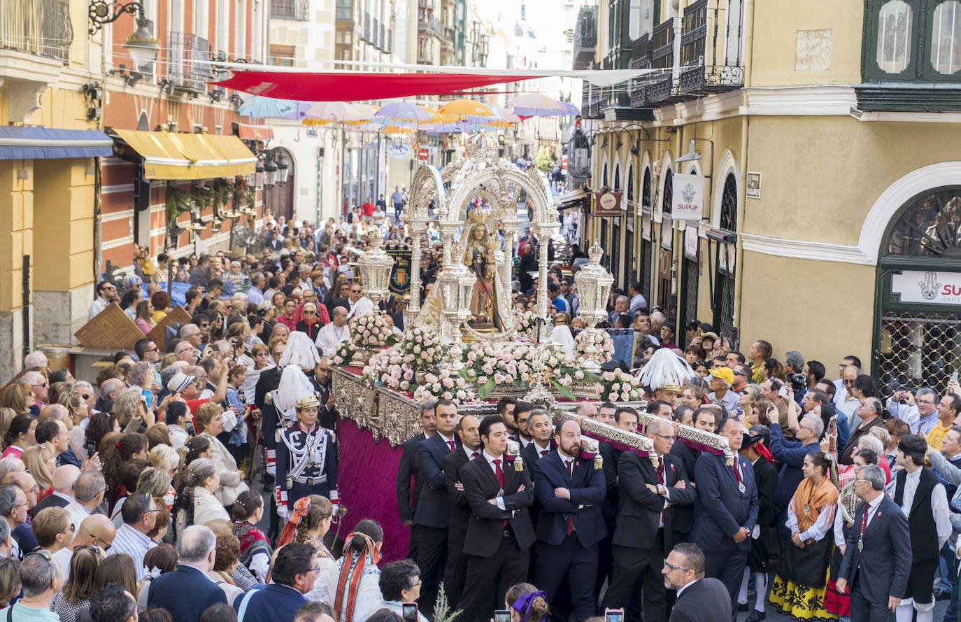 Fotos: Misa y procesión en honor a la Virgen de San Lorenzo