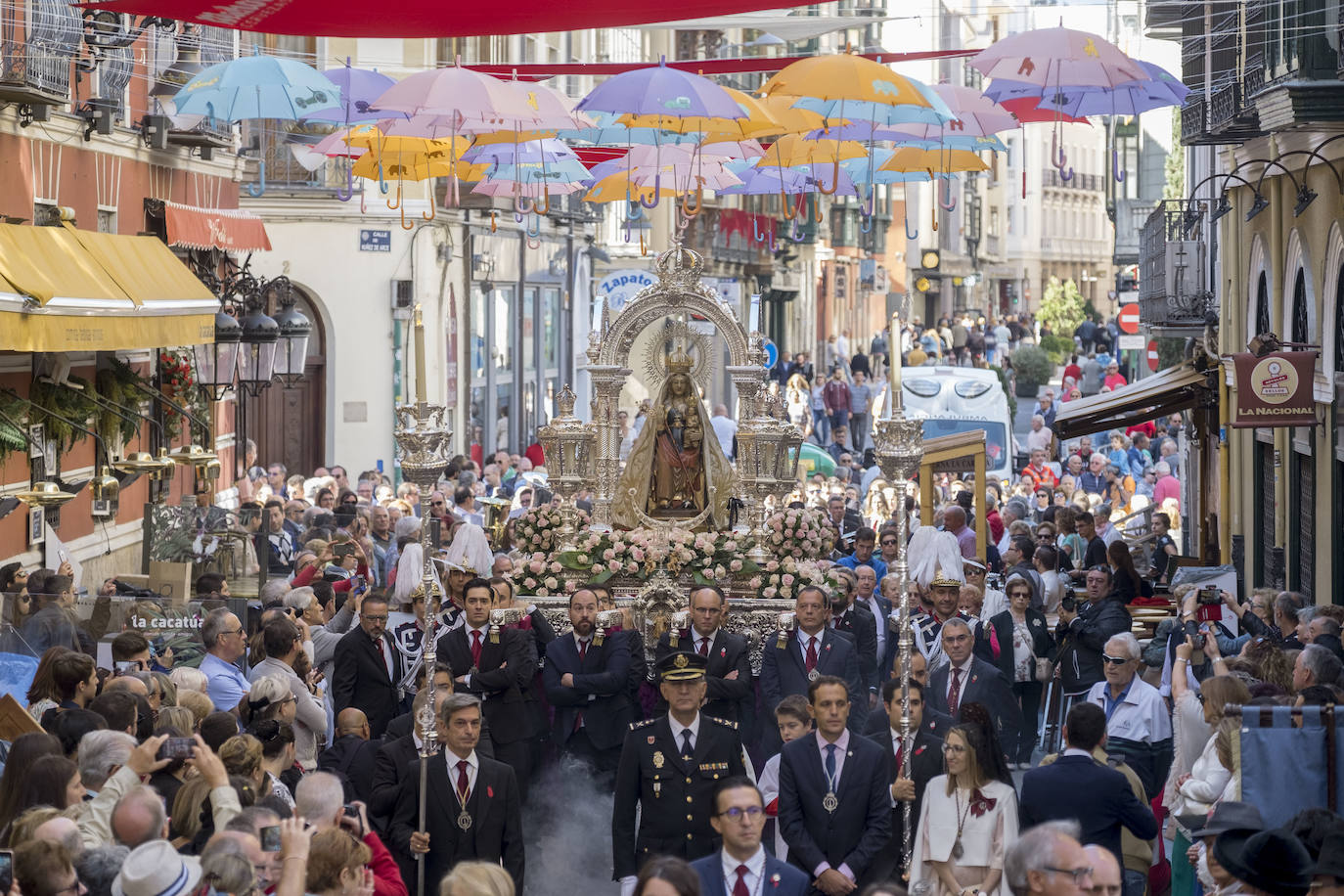 Fotos: Misa y procesión en honor a la Virgen de San Lorenzo