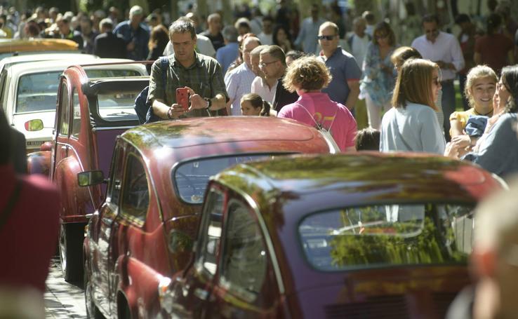 Fotos: Concentración de coches antiguos en Recoletos