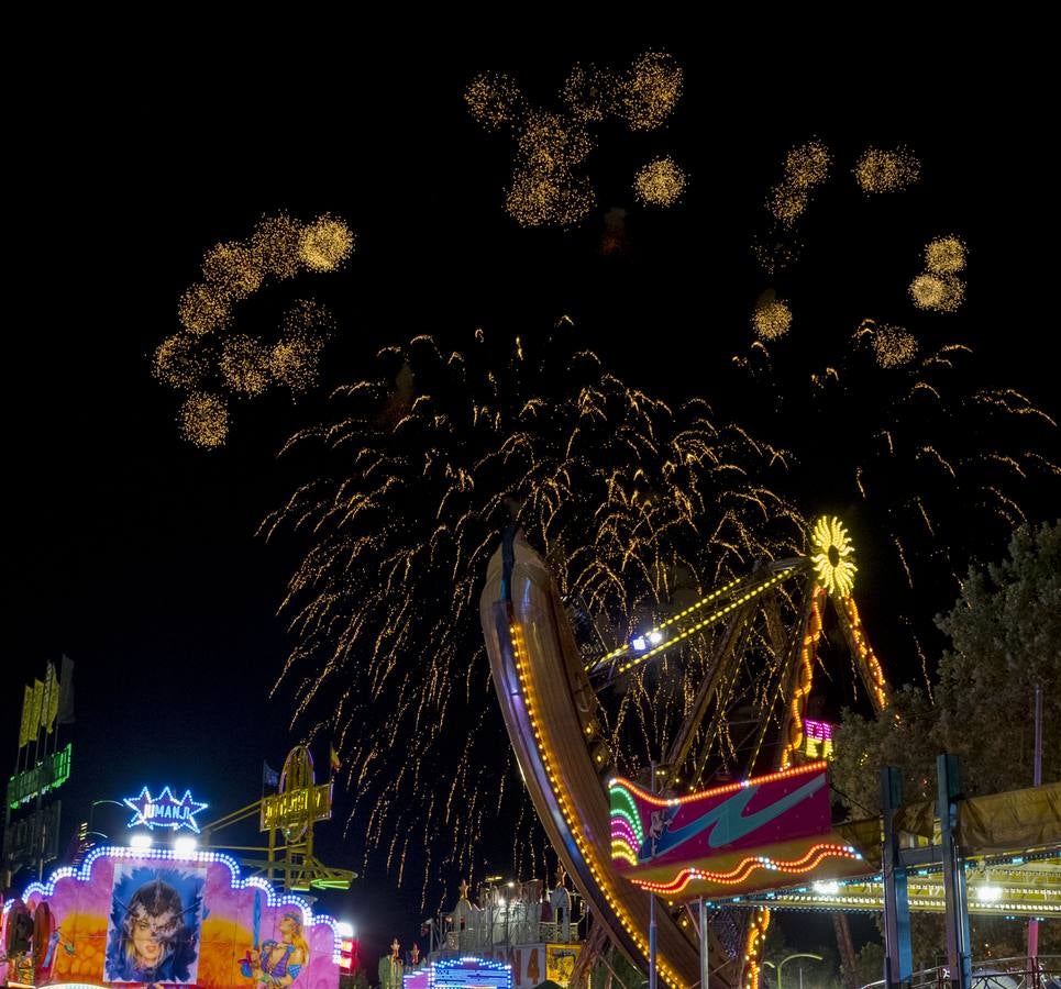 Fotos: Primera sesión de fuegos artificiales de las fiestas de Valladolid