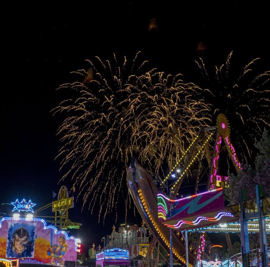 Fotos: Primera sesión de fuegos artificiales de las fiestas de Valladolid
