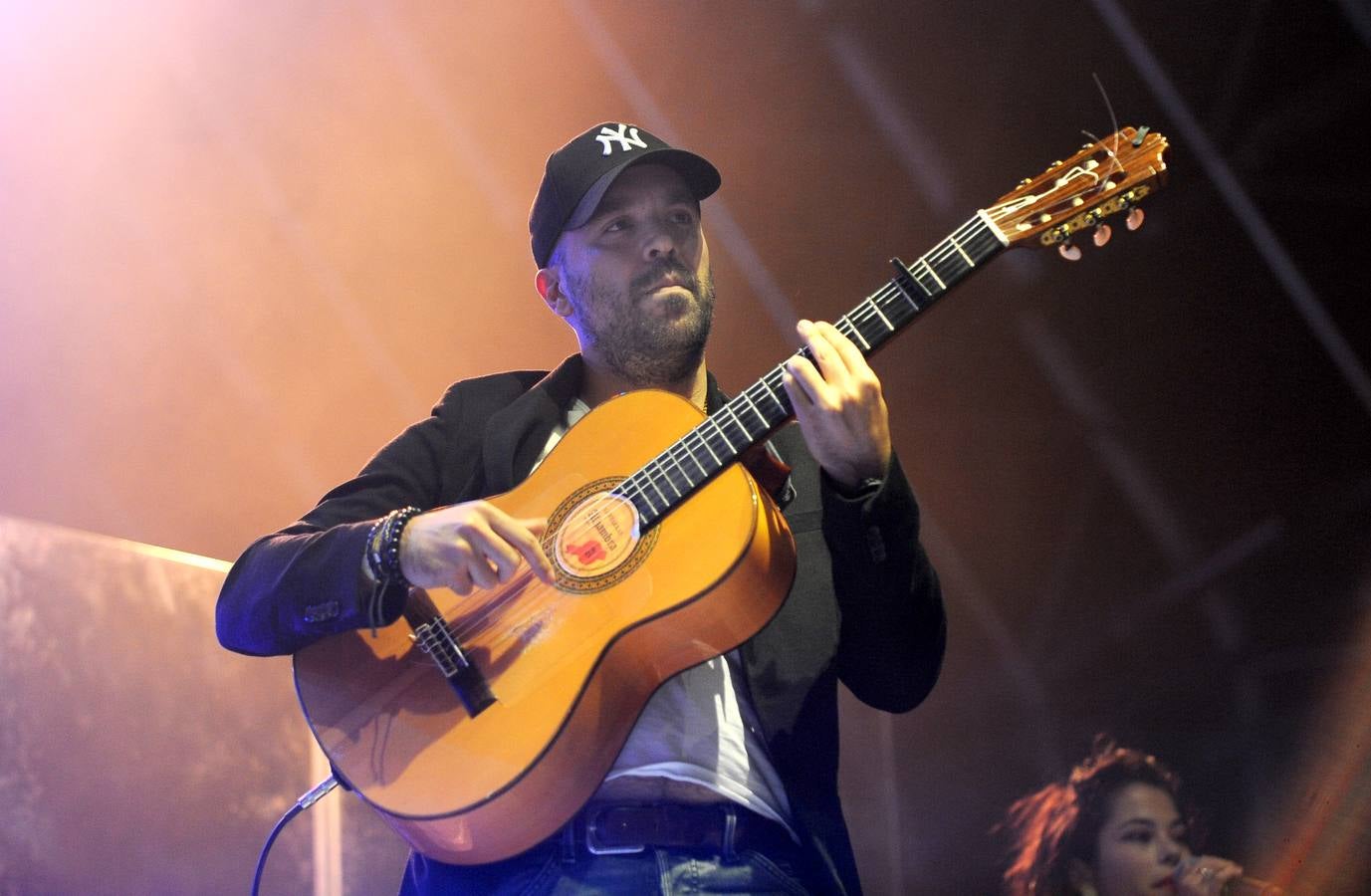 Fotos: Concierto de Ayuso y Raúl Fraile en la Plaza Mayor de Valladolid