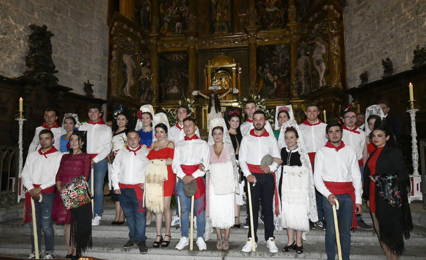 Fotos: Ofrenda de flores al Santísimo Cristo del Caloco en El Espinar