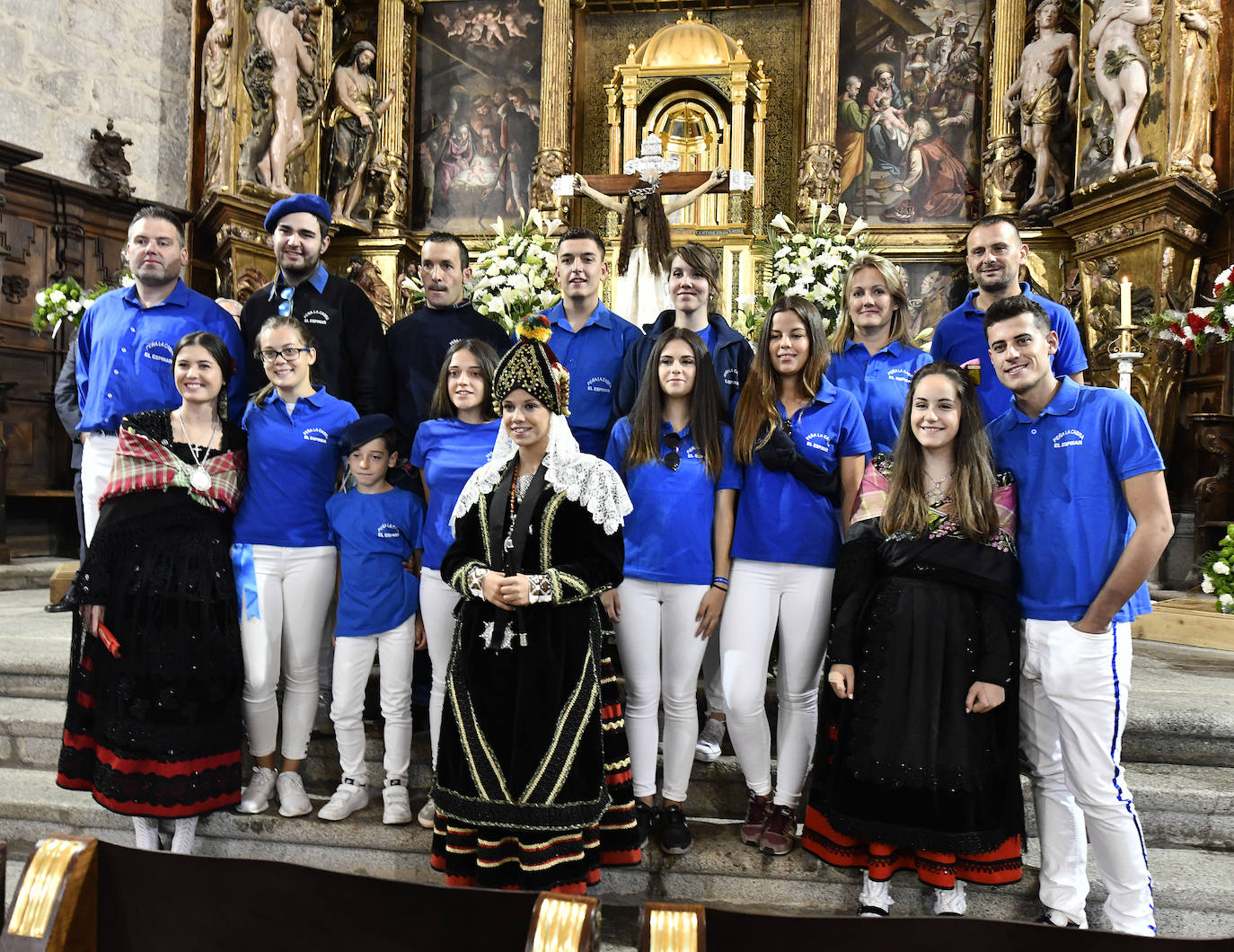 Fotos: Ofrenda de flores al Santísimo Cristo del Caloco en El Espinar