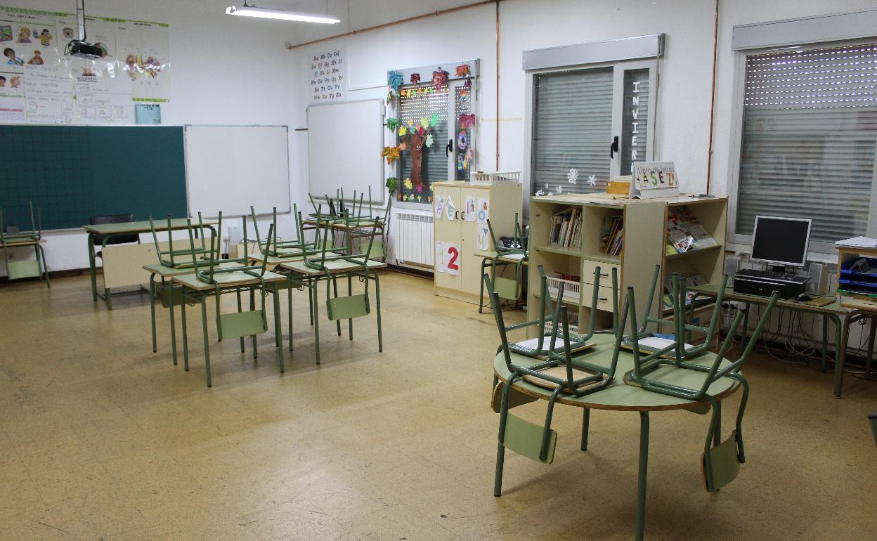 El colegio de San Salvador de Cantamuda, vacío porque este año no hay niños a los que enseñar.