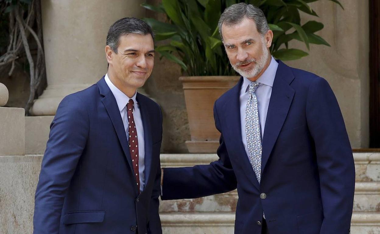 Pedro Sánchez (i) y Felipe VI. 