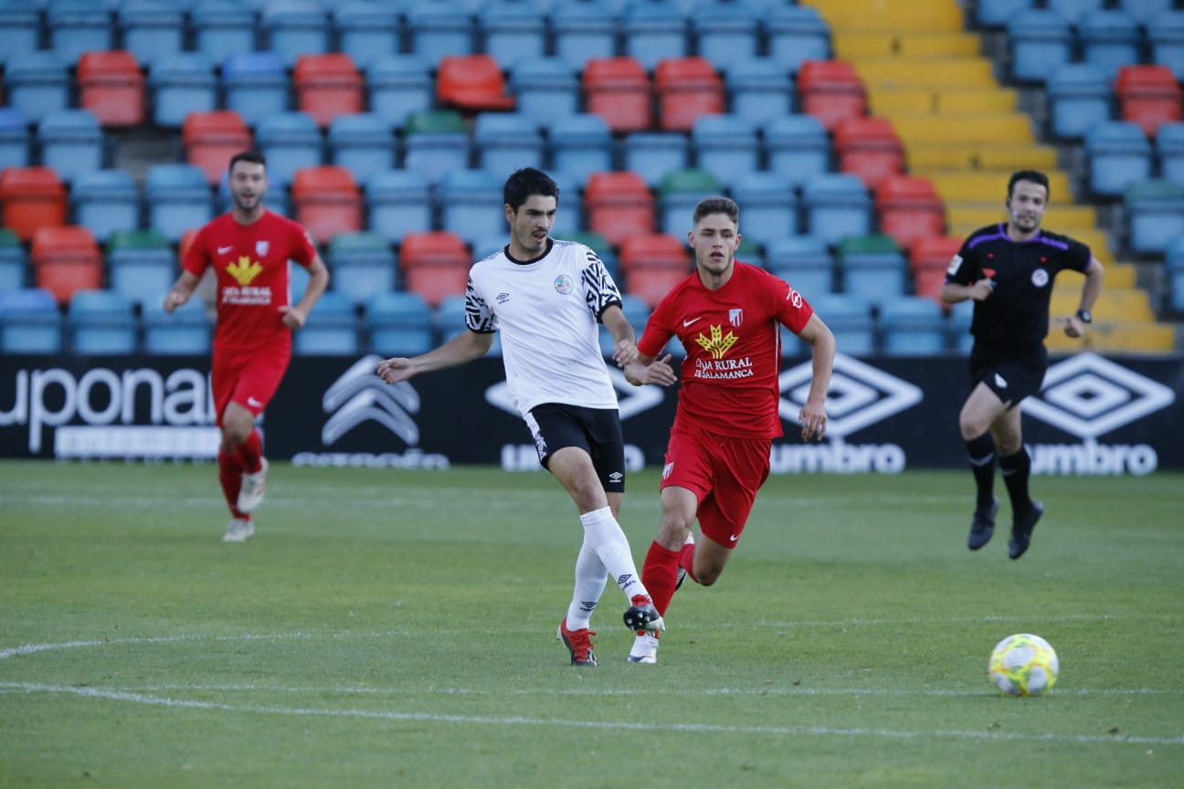 Fotos: Derbi entre el Salamanca CF UDS B y la UD Santa Marta