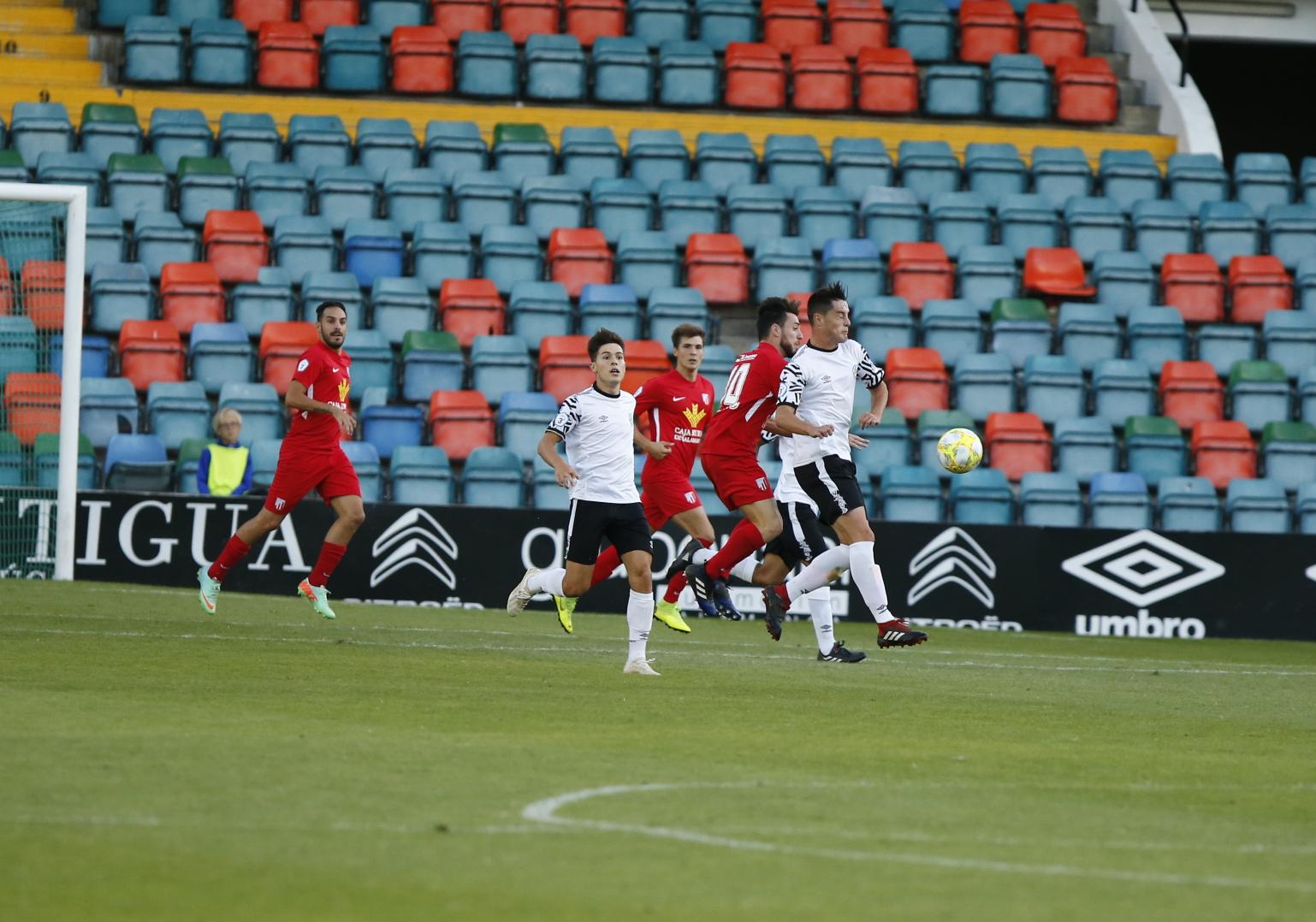 Fotos: Derbi entre el Salamanca CF UDS B y la UD Santa Marta