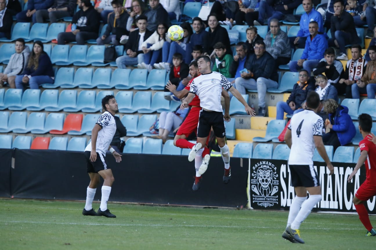 Fotos: Derbi entre el Salamanca CF UDS B y la UD Santa Marta