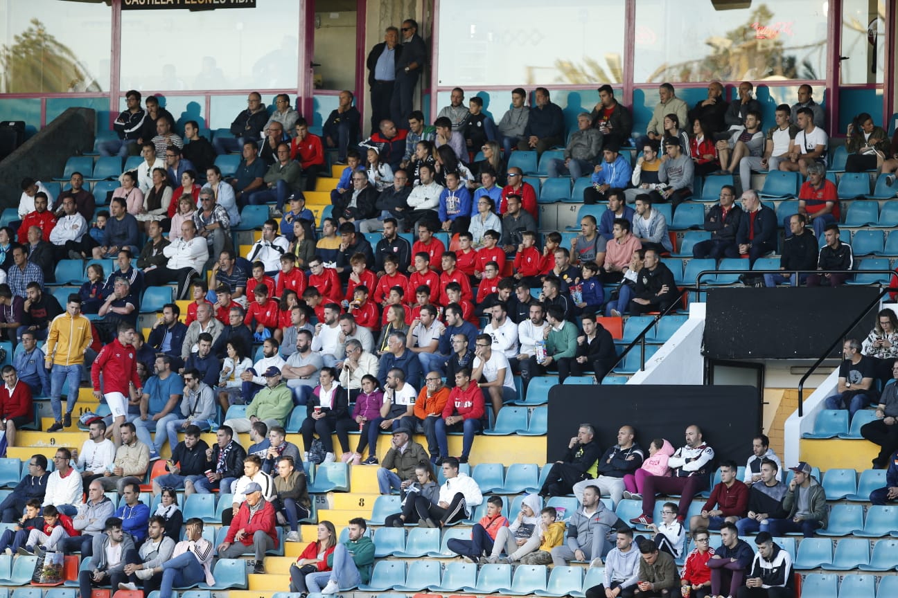 Fotos: Derbi entre el Salamanca CF UDS B y la UD Santa Marta