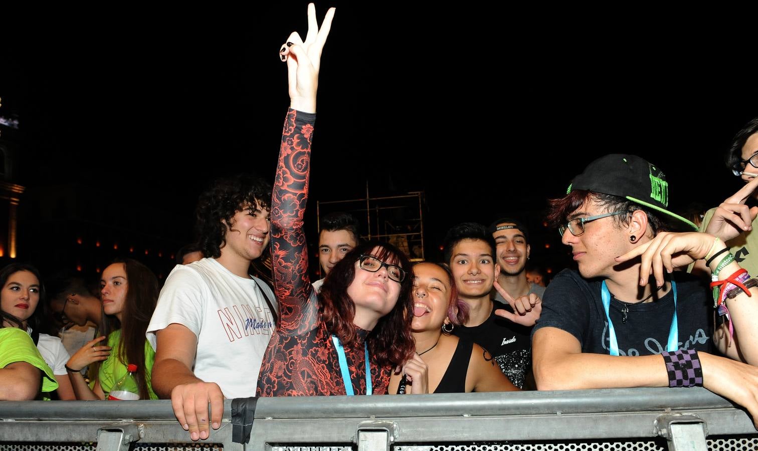 Fotos: Miles de jóvenes celebran los 40 Puceladance en la Plaza Mayor de Valladolid