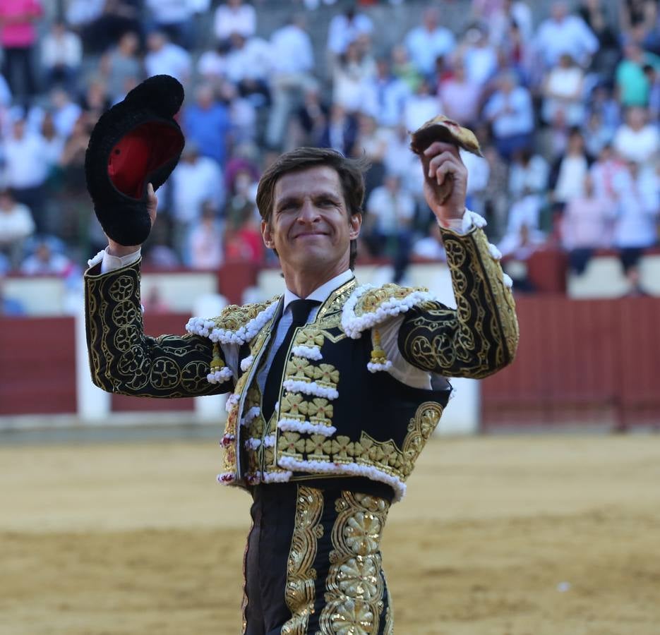 El Juli y Manzanares cortaron una oreja cada uno, y Ponce se fue de vacío