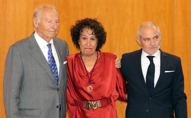 Vicente Garrido Capa, Irene Santamaría y Víctor Caramanzana. 