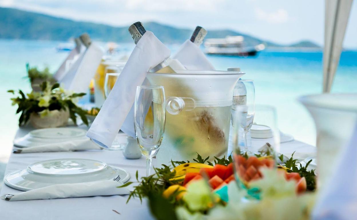 Vacaciones: etiqueta y urbanidad en alojamientos hoteleros