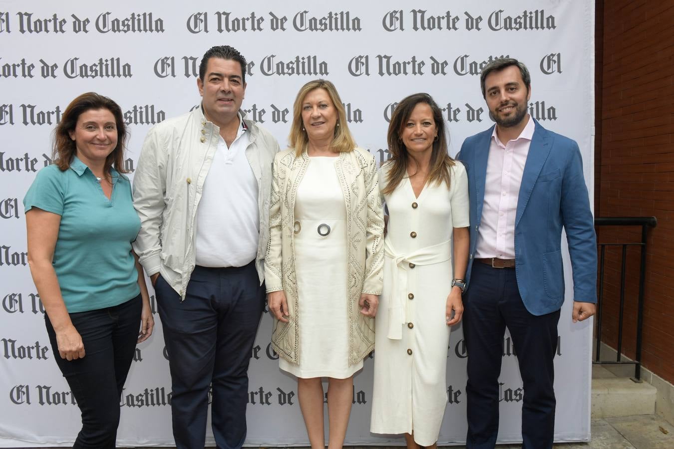 Del Grupo Popular en el Ayuntamiento de Valladolid visitaron la caseta de El Norte Marta López, Alberto Gutiérrez, Pilar del Olmo (portavoz), María de Diego y Borja García.