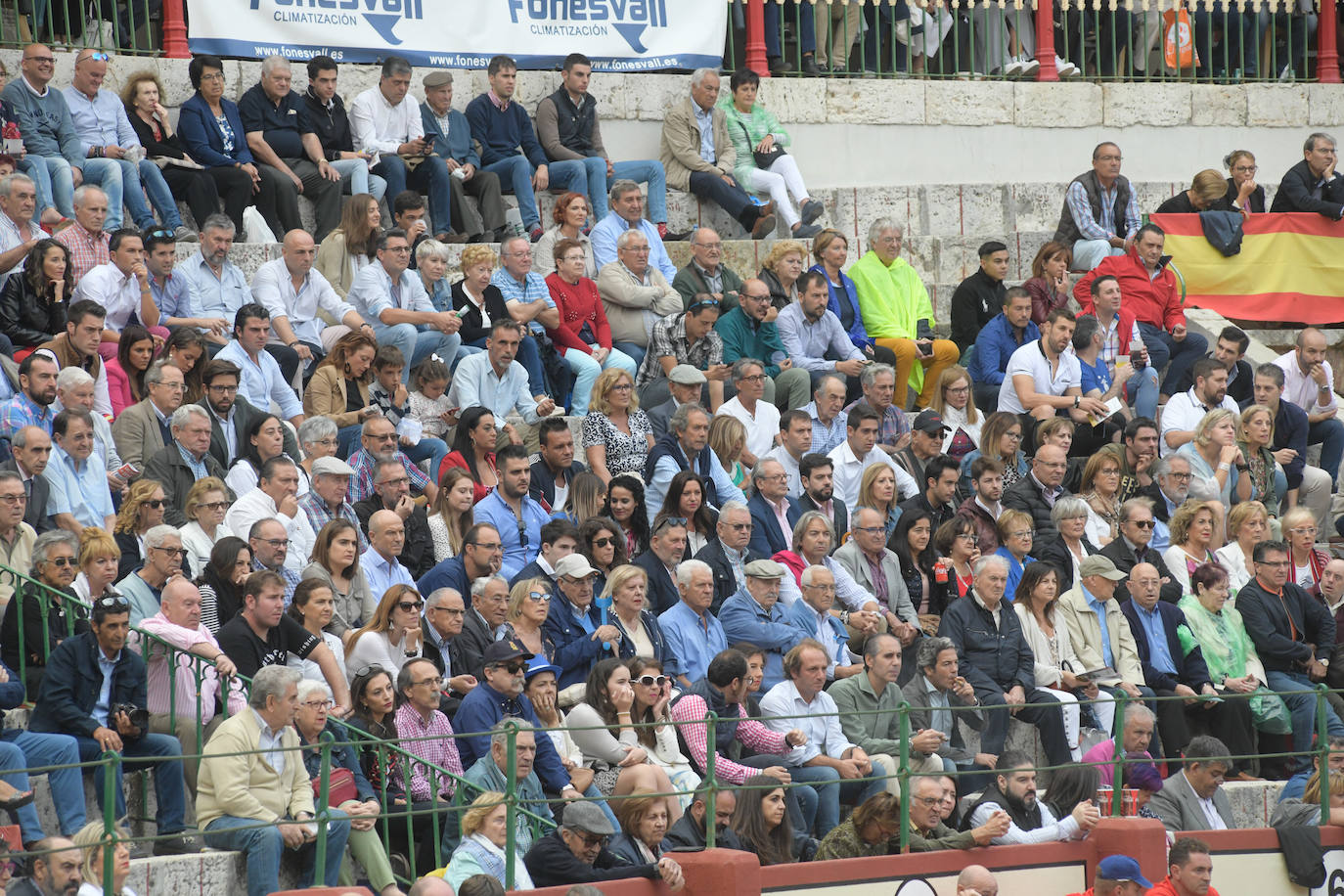 Con toros de la ganadería Juan Pedro Domecq para El Fandi, Perera y Emilio de Justo.