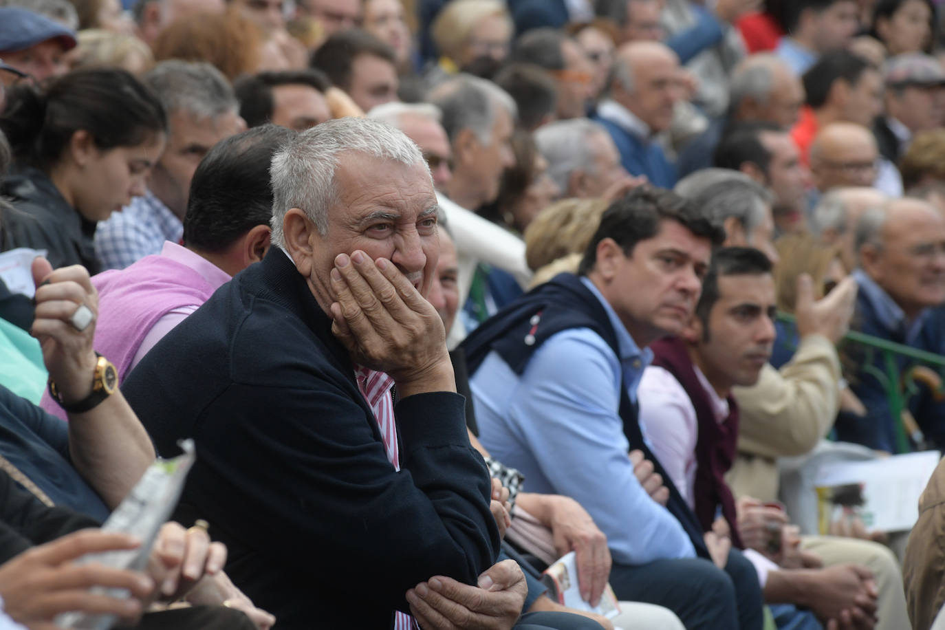 Con toros de la ganadería Juan Pedro Domecq para El Fandi, Perera y Emilio de Justo.