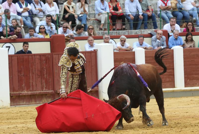 Fotos: El Cid, López Simón y Ginés Marín, en la quinta corrida de la Feria de la Virgen de San Lorenzo