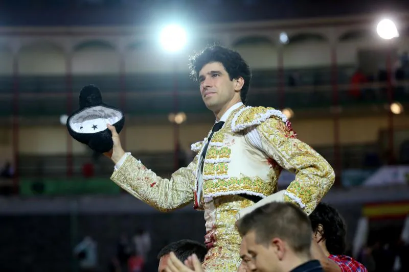 Fotos: El Cid, López Simón y Ginés Marín, en la quinta corrida de la Feria de la Virgen de San Lorenzo