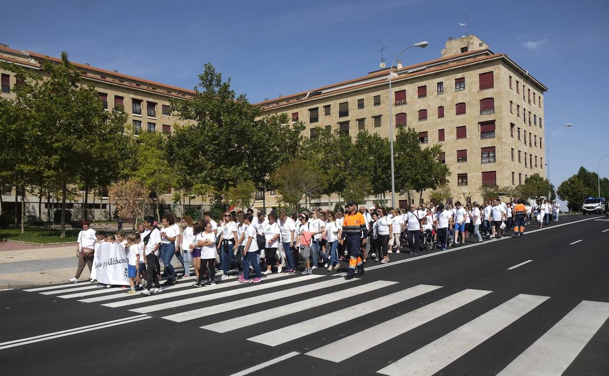 Momentos iniciales de la marcha que concluyó en la Plaza.
