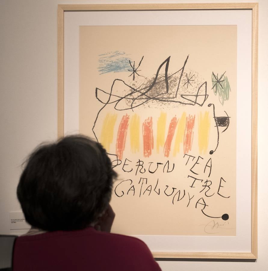 El centenario del nacimiento de Joan Brosa (1919-1998) enmarca la muestra que reúne 69 grabados, litografías y serigrafías de este artista y de Joan Miró (1893-1983), a modo de discurso explorativo de la relación personal y artística que entre ambos trabaron a partir de 1941