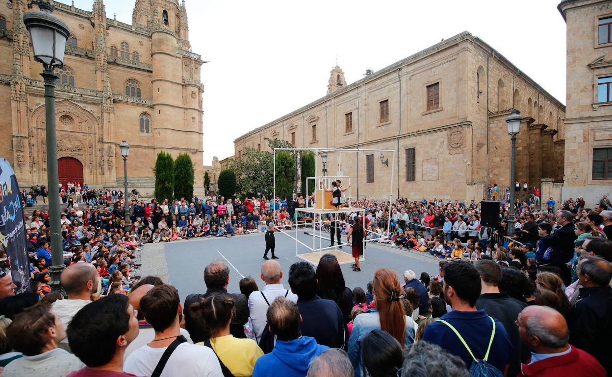 Festival de Artes de Calle en la plaza de Anaya. 