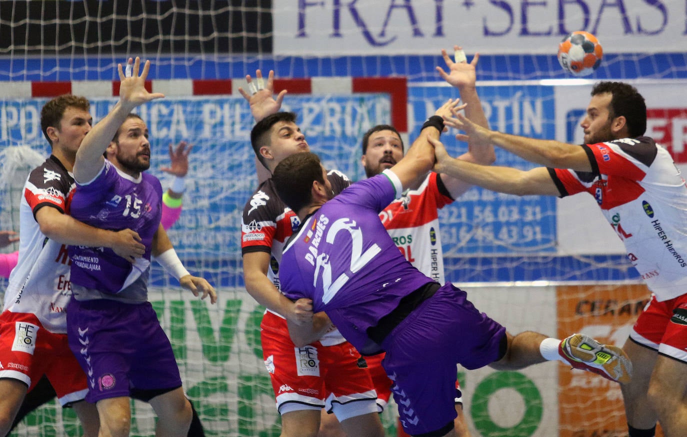 Partido entre el Balonmano Nava y el Guadalajara ANTONIO DE TORRE