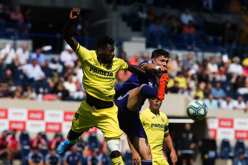 El Villarreal se llevó los tres puntos en juego (2-0) ante el Real Valladolid en La Cerámica en un duelo en el que la mayor ambición local, especialmente en la segunda parte, le dio sus frutos ante un rival que estuvo bien en defensa pero al que le faltó algo más en ataque.