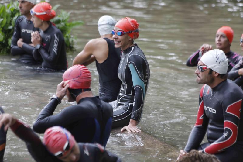 Fotos: Un centenar de atletas desafían a la lluvia en Valbuena de Duero (1/2)