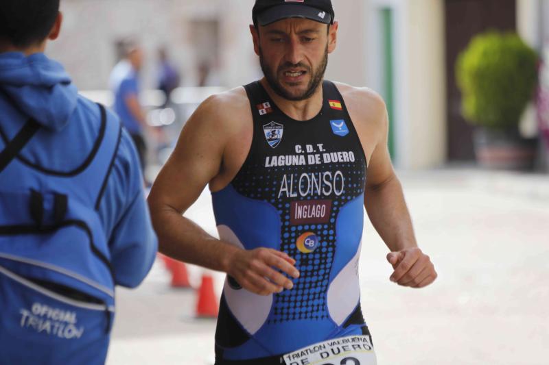 Fotos: Un centenar de atletas desafían a la lluvia en Valbuena de Duero (1/2)