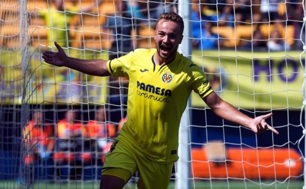 Galería. El jugador del Villarreal Javi Ontiveros celebra un gol ante el Real Valladolid. 