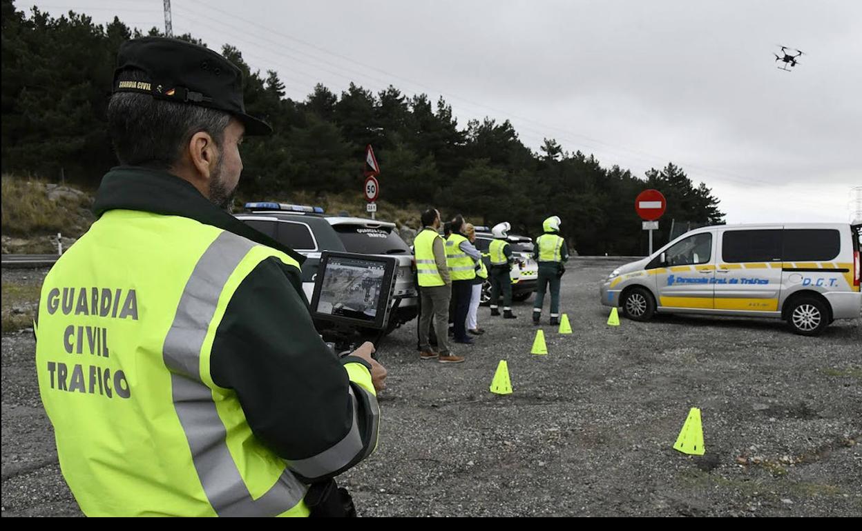 Demostración, este viernes en el Alto del León, de los drones de tráfico. 