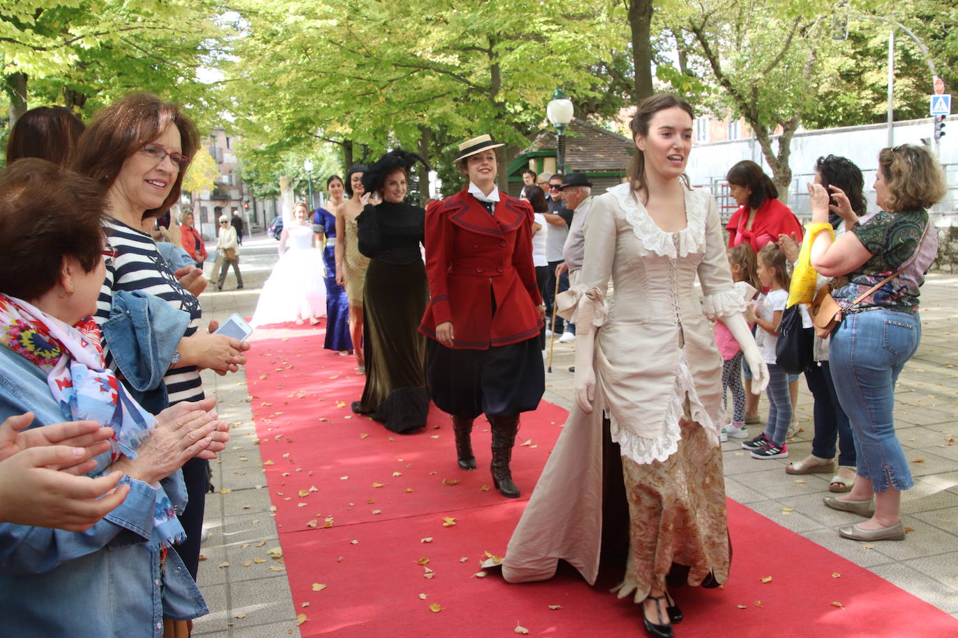 Fotos: Feria Entre Costuras y Tradición en Cuéllar