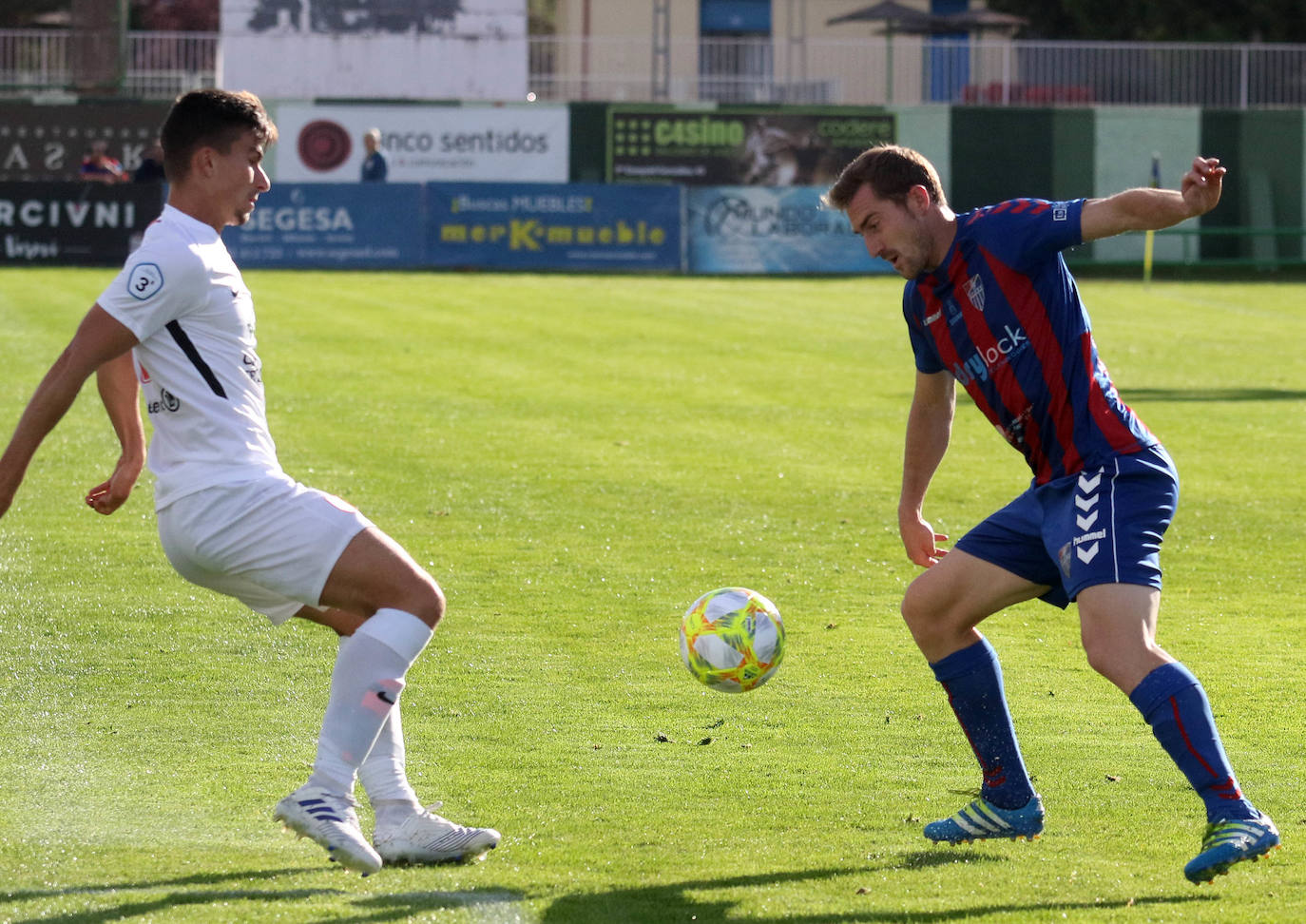 Encuentro entre la Gimnástica Segoviana y el Santa Marta.