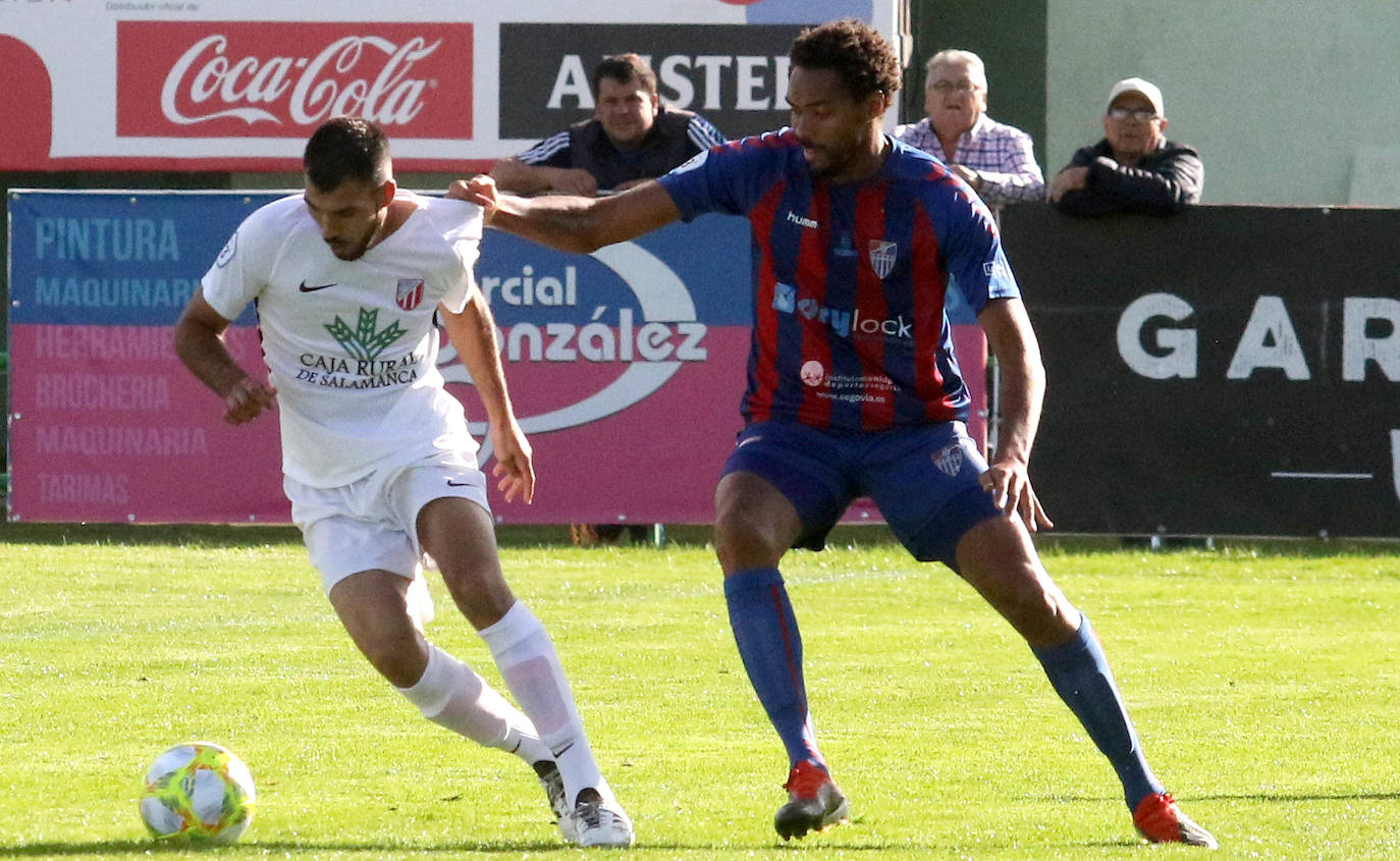 Encuentro entre la Gimnástica Segoviana y el Santa Marta.