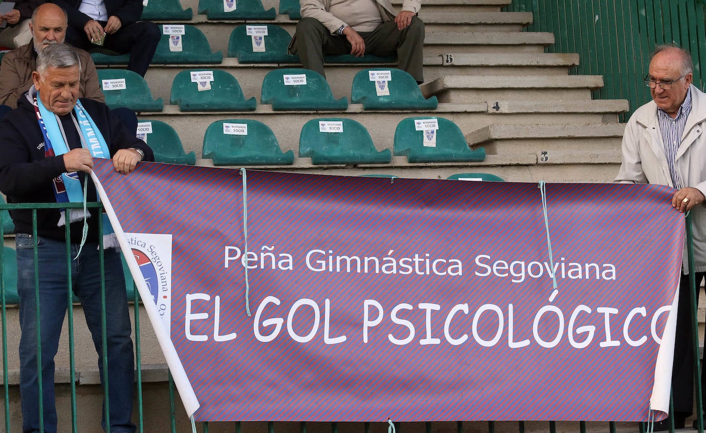 Encuentro entre la Gimnástica Segoviana y el Santa Marta.