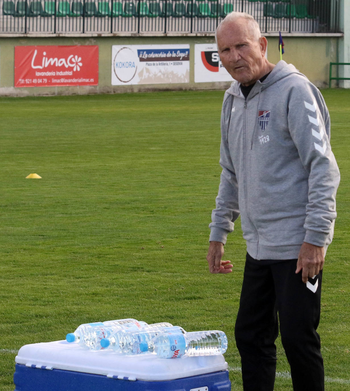 Encuentro entre la Gimnástica Segoviana y el Santa Marta.