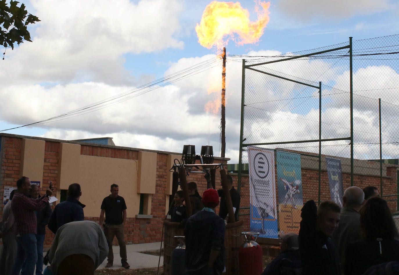 Encuentro entre la Gimnástica Segoviana y el Santa Marta.