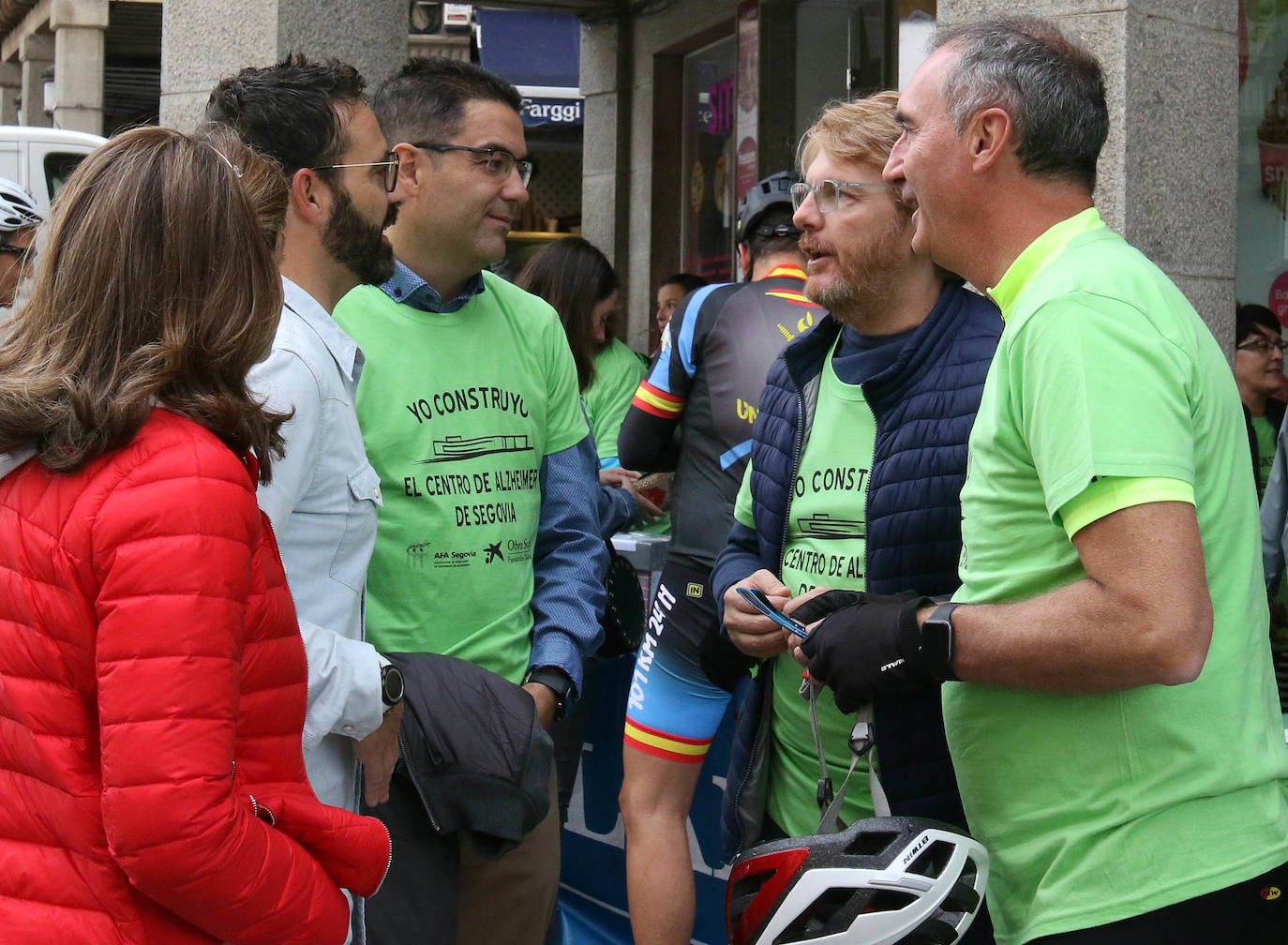 Fotos: Marcha ciclista organizada por la Asociacion contra el Alzheimer de Segovia