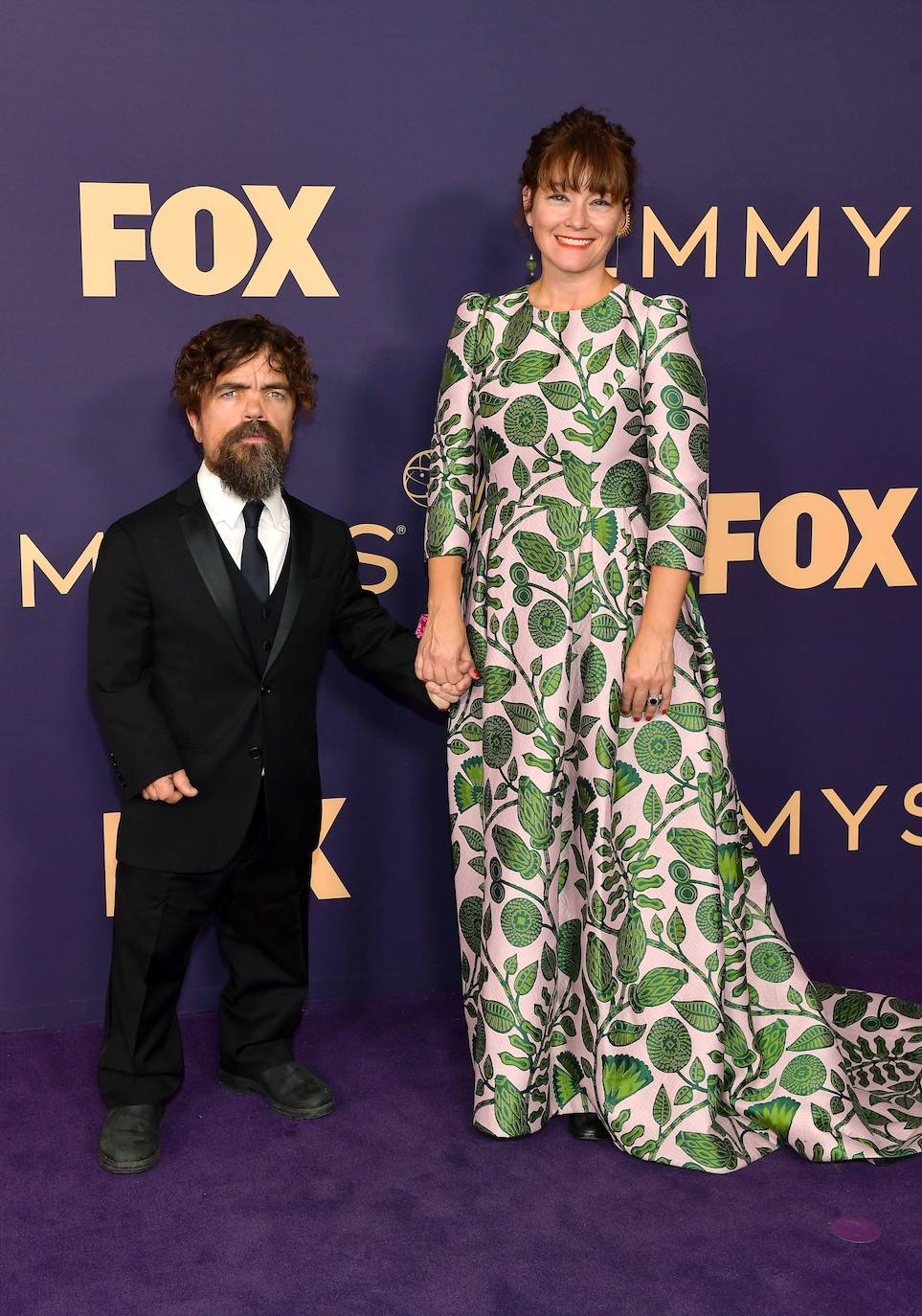 Peter Dinklage y Erica Schdmit.