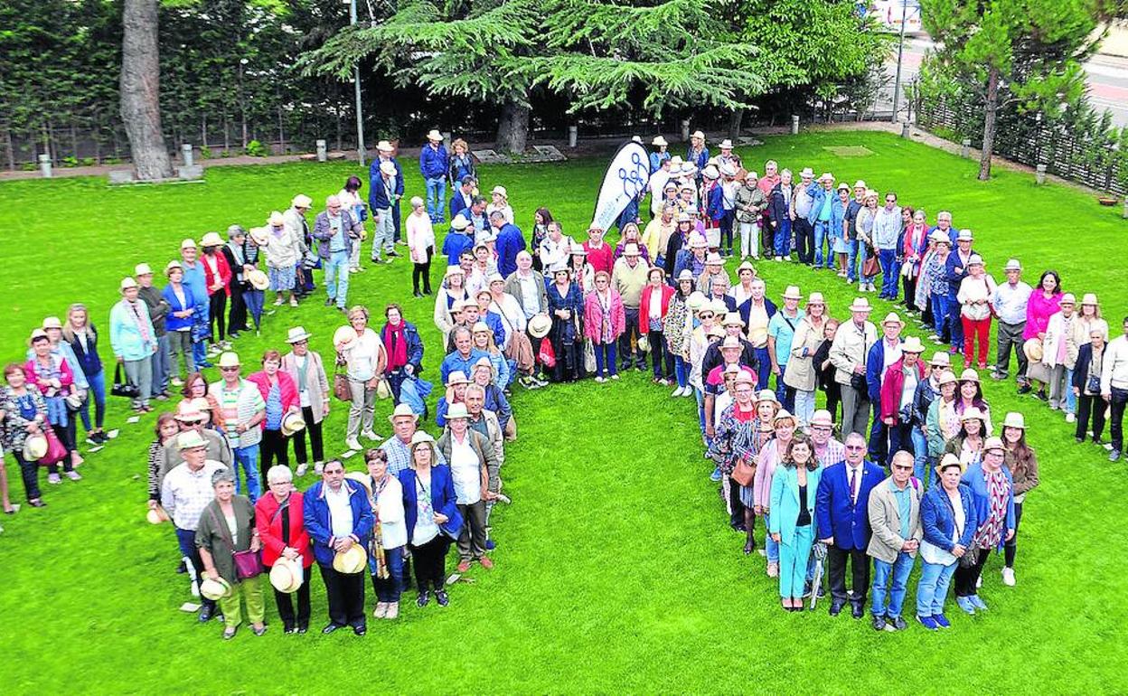 Familiares de personas con discapacidad asistentes a la jornada de convivencia. 