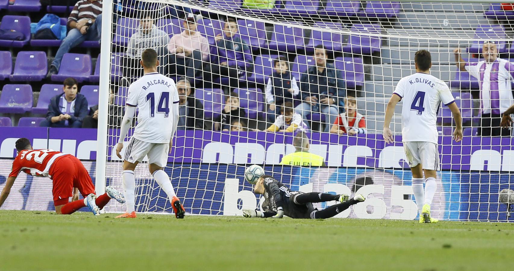 Óscar Plano adelantó al Real Valladolid después de una gran jugada llevada por Nacho, Guardiola y Toni Villa y empató Carlos Fernández