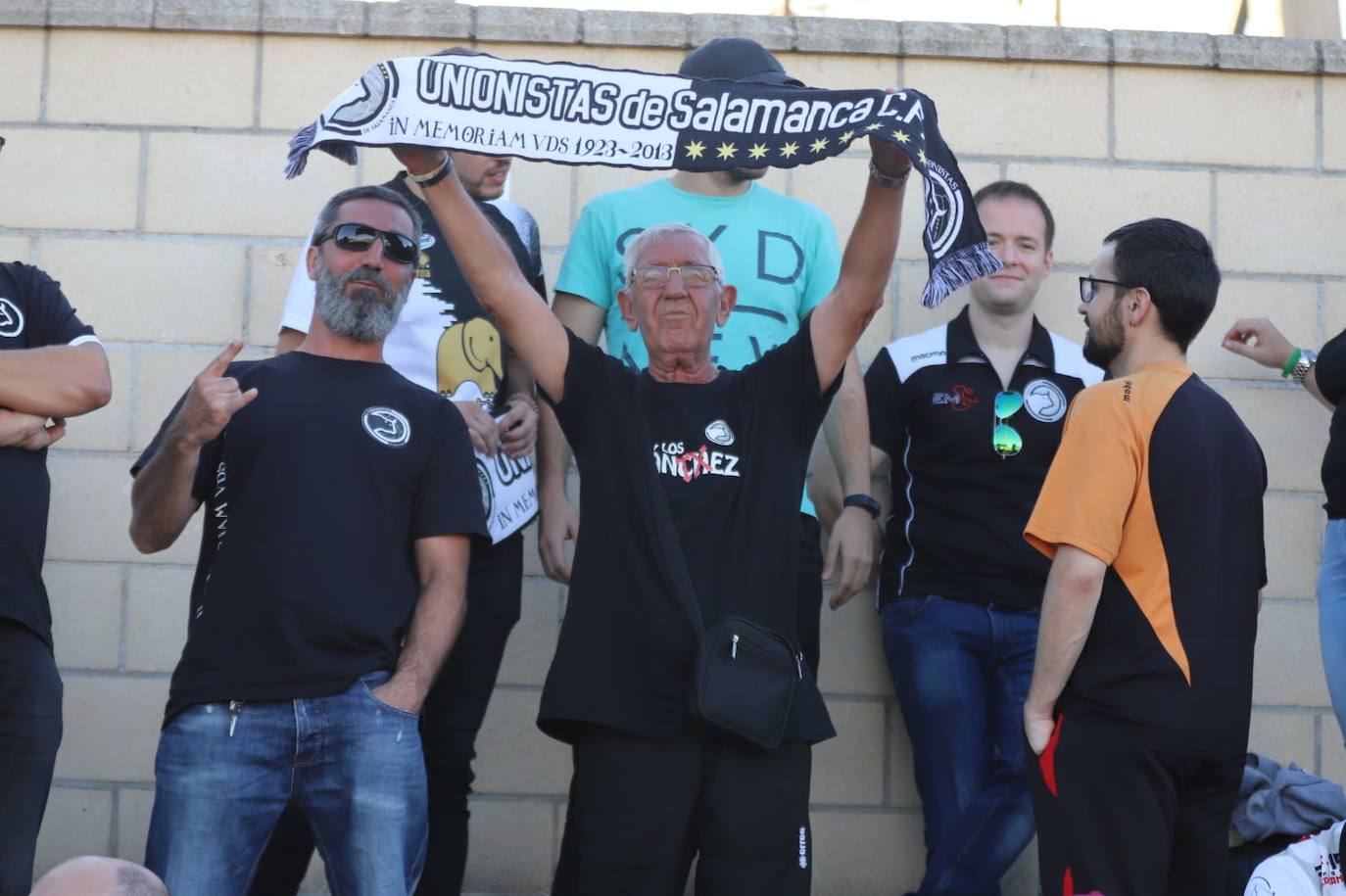Brais Pereiro, guardameta del Unionistas de Salamanca, hace una parada. 