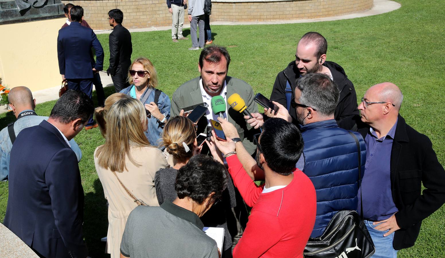 La ciudad se suma hoy miércoles a las celebraciones por el 150 aniversario del nacimiento de Mahatma Gandhi con conciertos, conferencias, danza y hasta un concurso de discursos