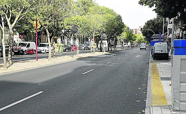 Avenida de Casado del Alisal, en la que se pintarán carriles para bicicleta.