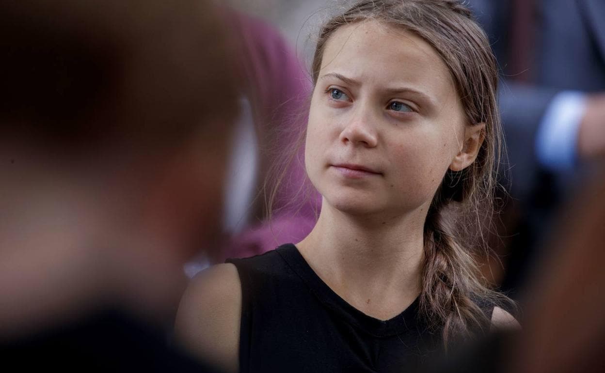 Greta Thunberg, la joven de 16 años que lucha por el planeta, en una rueda de prensa. 