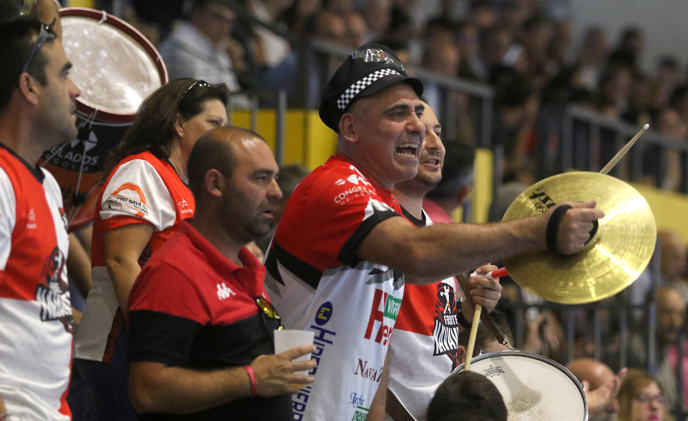 Partido entre el Balonmano Nava y el Logroño 