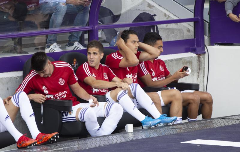 Salisu marca a Morata.