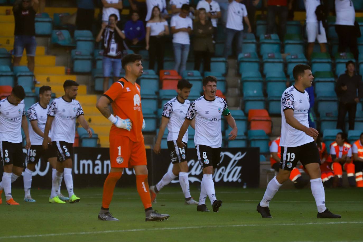 Los jugadores del Salamanca CF UDS y Unionistas. 